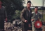 Image Le personnel au sol à regarder Sky United Kingdom, 1943, de la seconde 33 séquences d'archives historiques vidéo 65675078330
