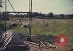 Image Le personnel au sol à regarder Sky United Kingdom, 1943, de la seconde 41 séquences d'archives historiques vidéo 65675078330