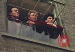 Image Men watching sky United Kingdom, 1943, de la seconde 20 séquences d'archives historiques vidéo 65675078332
