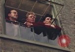 Image Men watching sky United Kingdom, 1943, de la seconde 36 séquences d'archives historiques vidéo 65675078332