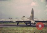 Image Bombardier B-17 United Kingdom, 1943, de la seconde 28 séquences d'archives historiques vidéo 65675078336