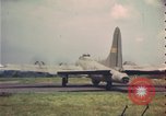 Image Bombardier B-17 United Kingdom, 1943, de la seconde 30 séquences d'archives historiques vidéo 65675078336