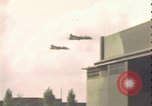Image B-17 hanger United Kingdom, 1943, de la seconde 4 séquences d'archives historiques vidéo 65675078338