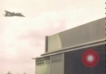 Image B-17 hanger United Kingdom, 1943, de la seconde 5 séquences d'archives historiques vidéo 65675078338