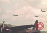 Image B-17 hanger United Kingdom, 1943, de la seconde 12 séquences d'archives historiques vidéo 65675078338