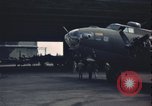 Image B-17 hanger United Kingdom, 1943, de la seconde 23 séquences d'archives historiques vidéo 65675078338