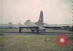 Image B-17 hanger United Kingdom, 1943, de la seconde 59 séquences d'archives historiques vidéo 65675078338
