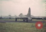 Image B-17 hanger United Kingdom, 1943, de la seconde 61 séquences d'archives historiques vidéo 65675078338