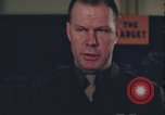 Immagine di Officer equipaggio di indirizzi Regno Unito, 1943, secondo 7 filmato di repertorio 65675078342