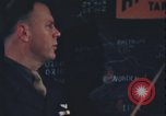 Immagine di Officer equipaggio di indirizzi Regno Unito, 1943, secondo 39 filmato di repertorio 65675078342