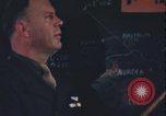 Immagine di Officer equipaggio di indirizzi Regno Unito, 1943, secondo 56 filmato di repertorio 65675078342