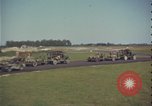 Image trucks towing bombs United Kingdom, 1943, de la seconde 7 séquences d'archives historiques vidéo 65675078343