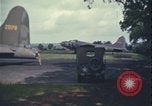 Standbild B-17 Flying Fortress bomber Vereinigtes Königreich, 1943, aus Sekunde 13 historischem Filmmaterial Videoclip 65675078344