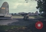 Standbild B-17 Flying Fortress bomber Vereinigtes Königreich, 1943, aus Sekunde 15 historischem Filmmaterial Videoclip 65675078344