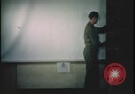 Image Présentation de la mission de bombardement agent United Kingdom, 1943, de la seconde 1 séquences d'archives historiques vidéo 65675078347