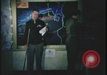 Image Présentation de la mission de bombardement agent United Kingdom, 1943, de la seconde 11 séquences d'archives historiques vidéo 65675078347