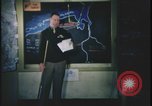 Image Présentation de la mission de bombardement agent United Kingdom, 1943, de la seconde 16 séquences d'archives historiques vidéo 65675078347