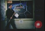 Image Présentation de la mission de bombardement agent United Kingdom, 1943, de la seconde 18 séquences d'archives historiques vidéo 65675078347