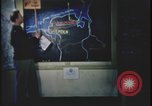 Image Présentation de la mission de bombardement agent United Kingdom, 1943, de la seconde 20 séquences d'archives historiques vidéo 65675078347