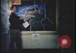 Image Présentation de la mission de bombardement agent United Kingdom, 1943, de la seconde 25 séquences d'archives historiques vidéo 65675078347