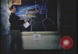 Image Présentation de la mission de bombardement agent United Kingdom, 1943, de la seconde 26 séquences d'archives historiques vidéo 65675078347