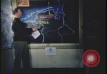 Image Présentation de la mission de bombardement agent United Kingdom, 1943, de la seconde 28 séquences d'archives historiques vidéo 65675078347