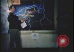 Image Présentation de la mission de bombardement agent United Kingdom, 1943, de la seconde 29 séquences d'archives historiques vidéo 65675078347