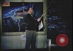 Image Présentation de la mission de bombardement agent United Kingdom, 1943, de la seconde 47 séquences d'archives historiques vidéo 65675078347