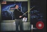 Image Présentation de la mission de bombardement agent United Kingdom, 1943, de la seconde 62 séquences d'archives historiques vidéo 65675078347