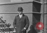 Immagine di Johann Heinrich von Bernstorff lasciando per la Germania New York United States USA, 1917, secondo 50 filmato di repertorio 65675078389
