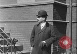 Immagine di Johann Heinrich von Bernstorff lasciando per la Germania New York United States USA, 1917, secondo 54 filmato di repertorio 65675078389