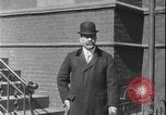 Immagine di Johann Heinrich von Bernstorff lasciando per la Germania New York United States USA, 1917, secondo 55 filmato di repertorio 65675078389