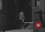 Standbild Arzt Dumba United States USA, 1915, aus Sekunde 4 historischem Filmmaterial Videoclip 65675078391