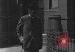 Standbild Arzt Dumba United States USA, 1915, aus Sekunde 10 historischem Filmmaterial Videoclip 65675078391