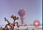 Immagine di prova della bomba atomica United States USA, 1951, secondo 45 filmato di repertorio 65675078404