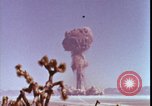 Immagine di prova della bomba atomica United States USA, 1951, secondo 49 filmato di repertorio 65675078404