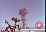 Immagine di prova della bomba atomica United States USA, 1951, secondo 50 filmato di repertorio 65675078404
