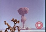 Immagine di prova della bomba atomica United States USA, 1951, secondo 55 filmato di repertorio 65675078404