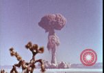Immagine di prova della bomba atomica United States USA, 1951, secondo 58 filmato di repertorio 65675078404