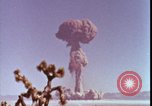 Immagine di prova della bomba atomica United States USA, 1951, secondo 59 filmato di repertorio 65675078404