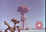 Immagine di prova della bomba atomica United States USA, 1951, secondo 60 filmato di repertorio 65675078404