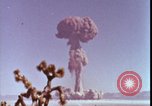 Immagine di prova della bomba atomica United States USA, 1951, secondo 61 filmato di repertorio 65675078404