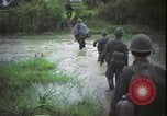Immagine di Funzionamento Wallowa Vietnam, 1967, secondo 13 filmato di repertorio 65675078408