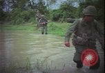 Immagine di Funzionamento Wallowa Vietnam, 1967, secondo 27 filmato di repertorio 65675078408
