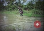 Immagine di Funzionamento Wallowa Vietnam, 1967, secondo 30 filmato di repertorio 65675078408