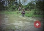 Immagine di Funzionamento Wallowa Vietnam, 1967, secondo 31 filmato di repertorio 65675078408