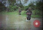 Immagine di Funzionamento Wallowa Vietnam, 1967, secondo 37 filmato di repertorio 65675078408