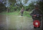 Immagine di Funzionamento Wallowa Vietnam, 1967, secondo 41 filmato di repertorio 65675078408