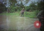 Immagine di Funzionamento Wallowa Vietnam, 1967, secondo 42 filmato di repertorio 65675078408