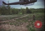 Immagine di Funzionamento Wallowa Vietnam, 1967, secondo 48 filmato di repertorio 65675078408